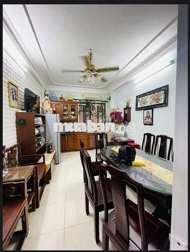 Tôi cần bán nhà Thái Hà 2 mặt ngõ ô tô chánh đỗ kinh doanh sầm uất .
