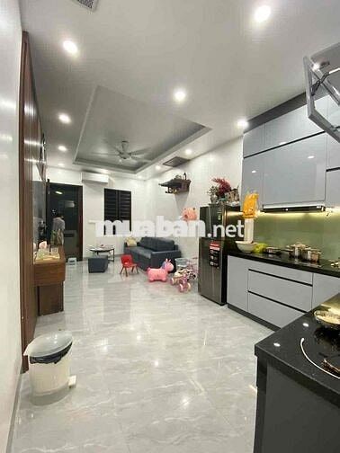 TẬP THỂ PHỐ THÁI HÀ - TẦNG 2 - SỔ TO - 2 MẶT THOÁNG - 2 BAN CÔNG