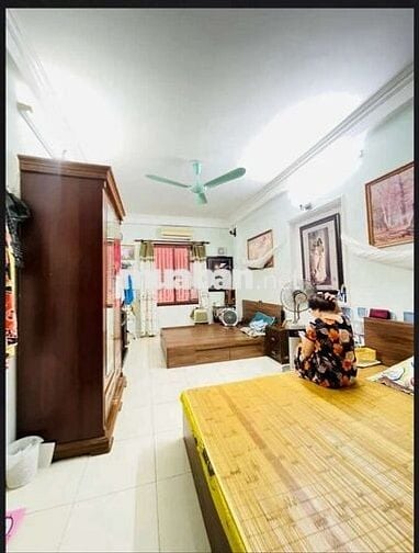 Tôi cần bán nhà Thái Hà 2 mặt ngõ ô tô chánh đỗ kinh doanh sầm uất .