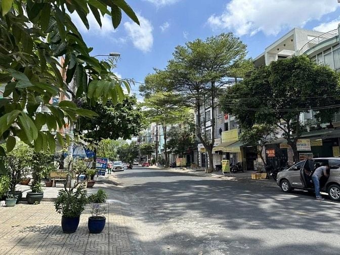 Nhà MT đường số 24A khu Tên Lửa 4x20m 3.5 tấm giá 20 triệu.tháng