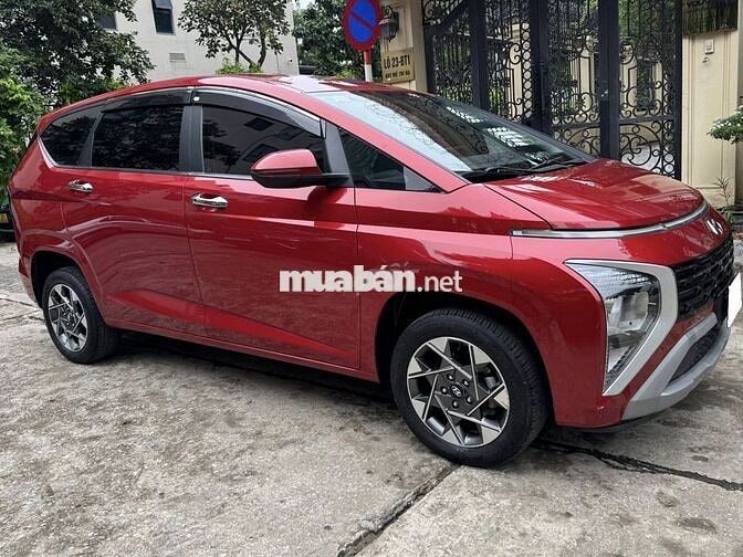 Hyundai Stargazer Đặc biệt 2022 7 chỗ đỏ