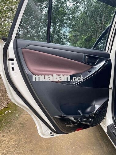Toyota Innova 2020 E 2.0 MT - 68000 km