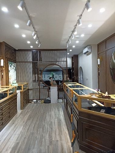 Nhà mặt tiền đường Hoa hồng cho thuê nguyên căn