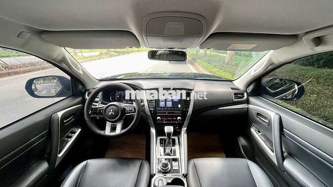 Pajero Sport 3.0 V6 máy xăng cao cấp nhất