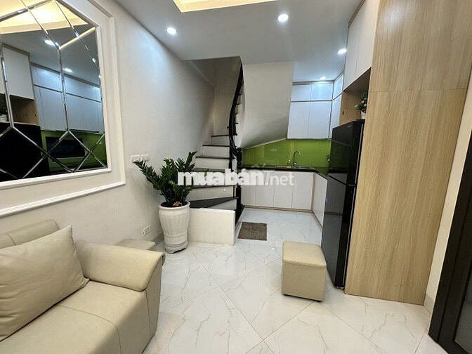 Bán nhà phố Cầu Giấy, ngõ rộng thoáng, trung tâm quận 30m2, 7.7 tỷ