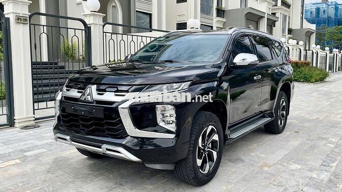 Pajero Sport 3.0 V6 máy xăng cao cấp nhất