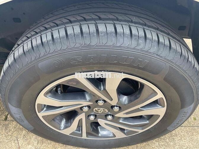 Toyota Innova 2020 E 2.0 MT - 68000 km