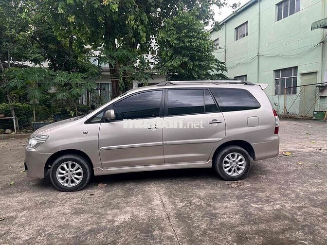 Toyota Innova 2015 G - 150000 km