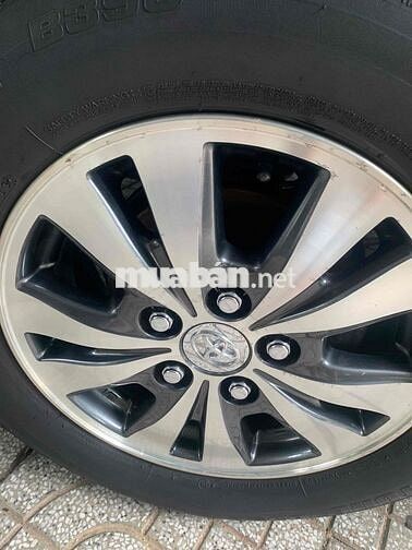 Toyota Innova 2016 2.0E - 175 km