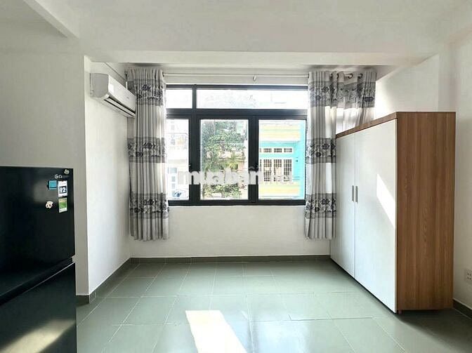 PHÒNG CỬA SỔ LỚN CÓ THANG MÁY NGAY LOTTE QUẬN 7