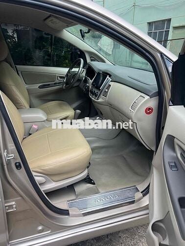 Toyota Innova 2015 G - 150000 km
