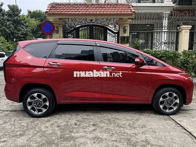 Hyundai Stargazer Đặc biệt 2022 7 chỗ đỏ