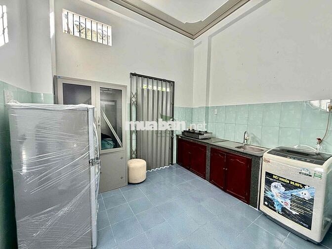 CHO THUÊ NHÀ Ở KINH DOANH 4 PHÒNG NGỦ GẦN CHỢ PHƯƠNG SÀI GIÁ 15 TRIỆU/