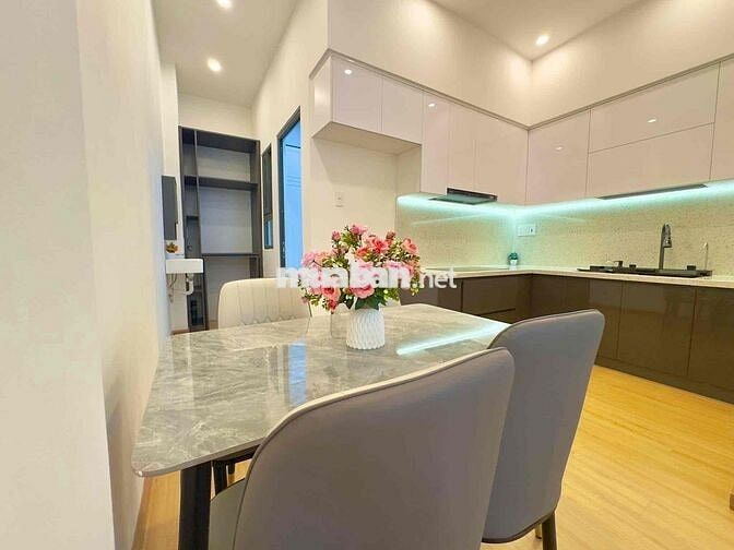 nhà 2 tầng kiệt ô tô bình an 7 nhà xay chắn chắn . chỉ xach va ly vào