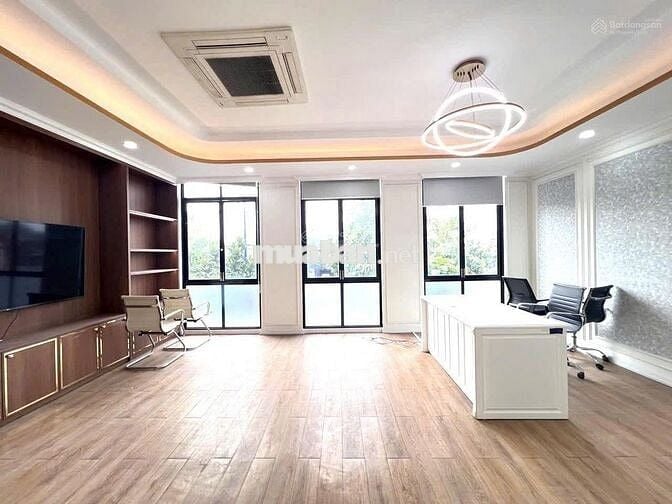 CHO THUÊ NHÀ CÓ THANG MÁY MẶT TIỀN VÕ VĂN TẦN QUẬN 3 GIÁ 42 TRIỆU