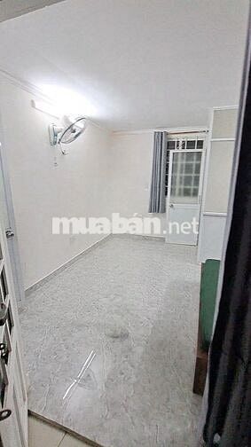 PHÒNG TRỌ NGAY TRUNG TÂM QUẬN 1 + 30m² + ĐƯỜNG NGUYỄN THỊ MINH KHAI
