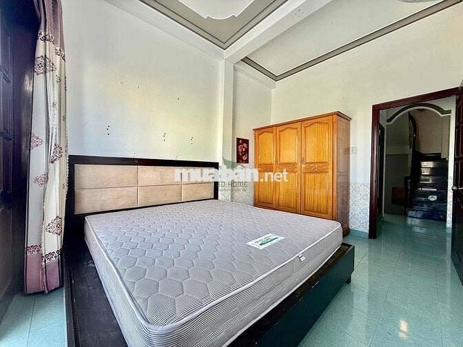 CHO THUÊ NHÀ Ở KINH DOANH 4 PHÒNG NGỦ GẦN CHỢ PHƯƠNG SÀI GIÁ 15 TRIỆU/