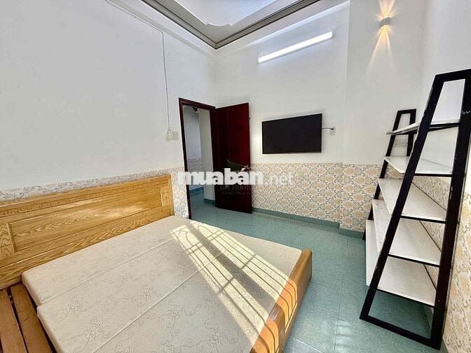 CHO THUÊ NHÀ Ở KINH DOANH 4 PHÒNG NGỦ GẦN CHỢ PHƯƠNG SÀI GIÁ 15 TRIỆU/