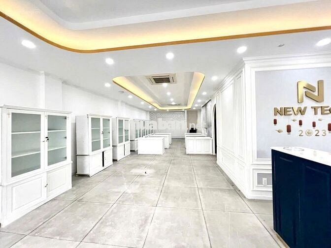 CHO THUÊ NHÀ CÓ THANG MÁY MẶT TIỀN VÕ VĂN TẦN QUẬN 3 GIÁ 42 TRIỆU