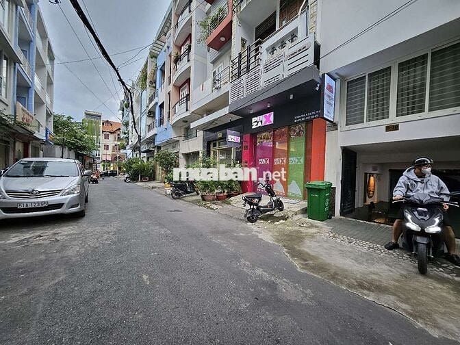 BÁN GẤP TÒA NHÀ VP HẦM 5 LẦU ĐC: 8 HOA SỮA, P7, PN GIÁ 43 TỶ DT: 8×18M