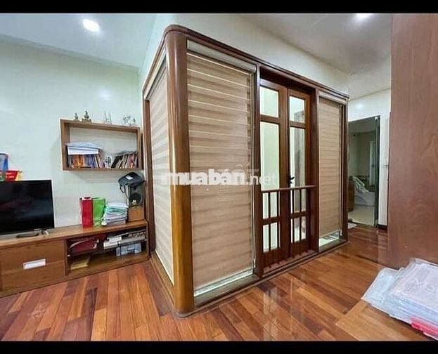 Tôi cần bán nhà Đỗ Quang 5tầng full nội thất cao cấp .
