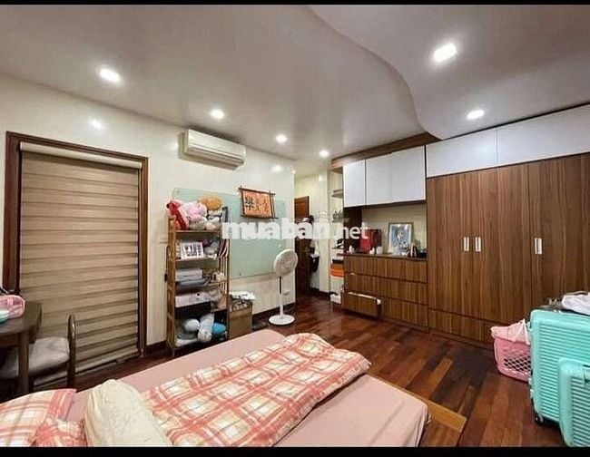 Tôi cần bán nhà Đỗ Quang 5tầng full nội thất cao cấp .