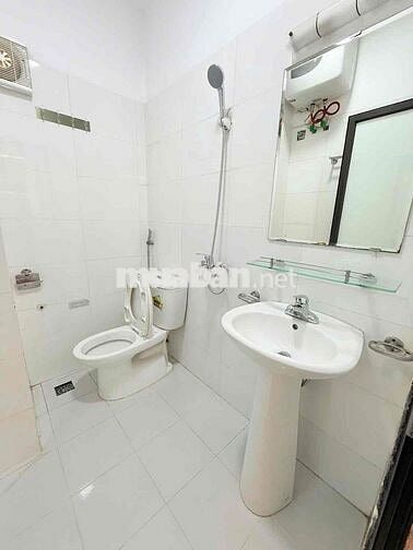 BÁN NHÀ VÕ CHÍ CÔNG, NHÀ ĐẸP FULL NỘI THẤT, NGÕ THÔNG, SÁT PHỐ
