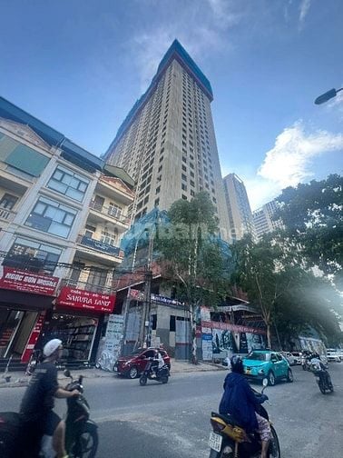 Tầng 1 khu TT Thành Công 38m2 ô tô Tránh kinh doanh sầm uất cho thuê 