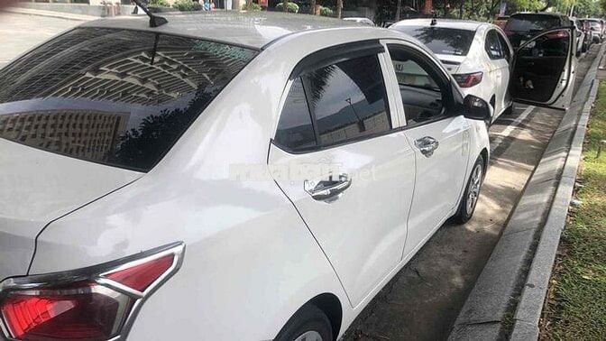 Hyundai Grand i10 2017 Grand 1.2 MT Base - 160000