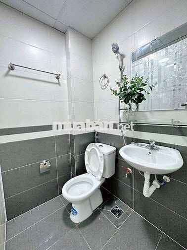 TRUNG TÂM CẦU GIẤY - BÁN NHÀ ĐẸP 9P CHO THUÊ DÒNG TIỀN CAO - GẦN Ô TÔ