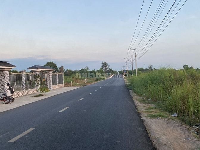 CẦN TIỀN BÁN GẤP ĐẤT MẶT TIỀN ĐƯỠNG NGUYỄN TRỌNG QUYỀN