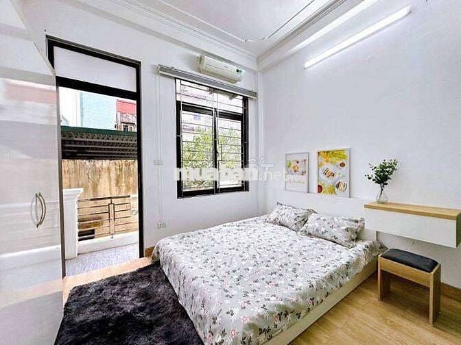TRUNG TÂM CẦU GIẤY - BÁN NHÀ ĐẸP 9P CHO THUÊ DÒNG TIỀN CAO - GẦN Ô TÔ