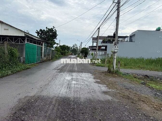 KẸT NGÂN HÀNG lô đất 240m2 CHỈ 680TR MT Hương lộ 2 Lộc Hưng Trảng Bàng