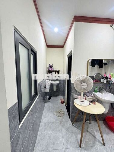 Cho thuê nhà Trệt Lửng gần ngã tư Đồi mồi phường Dĩ An
