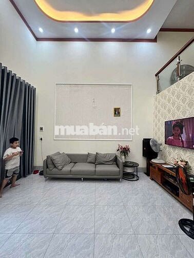 Cho thuê nhà Trệt Lửng gần ngã tư Đồi mồi phường Dĩ An