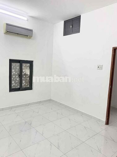 NHÀ NGUYỄN VĂN NGHI SÁT MẶT ĐƯỜNG HẺM XE HƠI QUAY ĐẦU