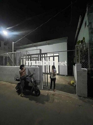 GẦN ĐẠI HỌC SPKT BV THỦ ĐỨC NHÀ MỚI XÂY SẠCH MỚI 1PN 1 PHÒNG KHÁCH 1WC