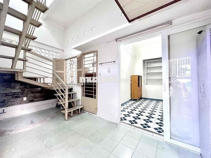 Thuê Nhà Nguyên Căn  2PN Lê Quang Định Gần Chợ Bà Chiểu