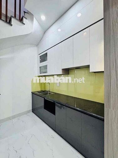 ĐỘI CẤN 6 TỶ - 5 TẦNG MỚI ĐẸP - TRUNG TÂM BA ĐÌNH - GẦN LĂNG BÁC - HỒ