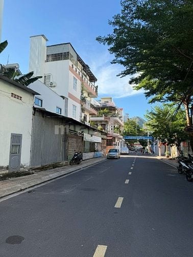 Bán nhà-DT640m2-3TẦNG-3PN-mặt tiền Nguyễn Khánh Toàn-vĩnh Hải-NT - 6T2