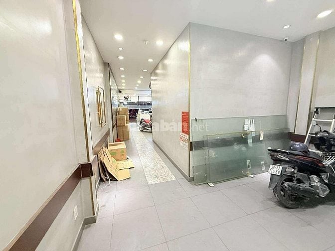 NGỘP BANK BÁN GẤP NHÀ MẶT TIỀN KINH DOANH SINH VIP NGANG GẦN 5 M 