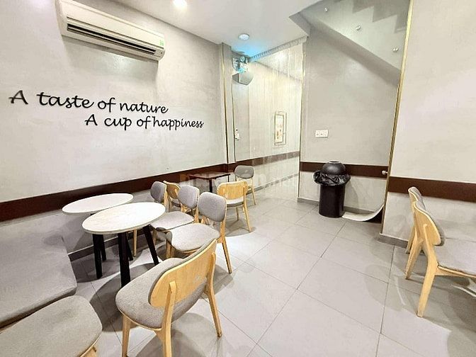 NGỘP BANK BÁN GẤP NHÀ MẶT TIỀN KINH DOANH SINH VIP NGANG GẦN 5 M 
