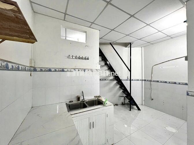 NHÀ NGỘP BÁN GẤP - TRỆT LỬNG 90M2 - SỔ HỒNG RIÊNG BÌNH CHÁNH