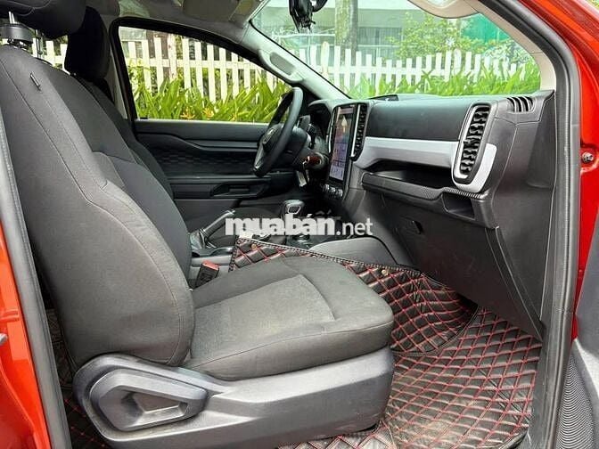 Ford Ranger 2024 máy dầu, số tự động 2 cầu