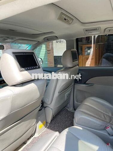 Toyota Previa 2008 số tự động màu vàng cát