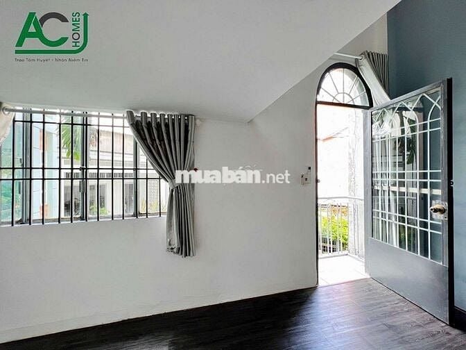 Khu sân bay 2PN (1PN riêng + 1PN gác lửng) đầy đủ tiện nghi có balcony