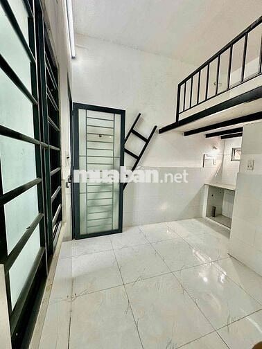 PHÒNG CÓ GÁC, CỬA SỔ LỚN THOÁNG MÁT - ĐƯỜNG THỐNG NHẤT