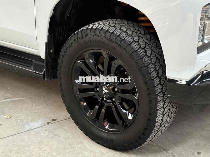 Mitsubishi Triton - Số tự động - 2 cầu - Màu trắng