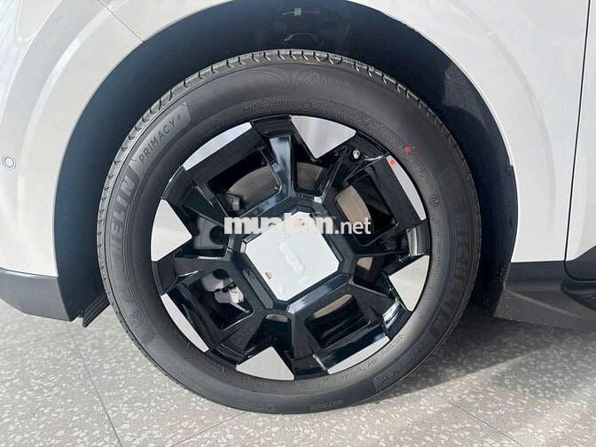 KIA CARNIVAL SIGNATURE VIN 2025 CHƯA LĂN BÁNH