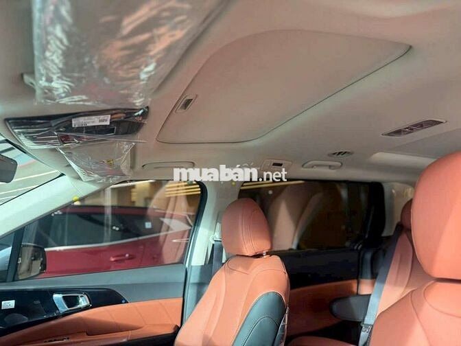 KIA CARNIVAL SIGNATURE VIN 2025 CHƯA LĂN BÁNH